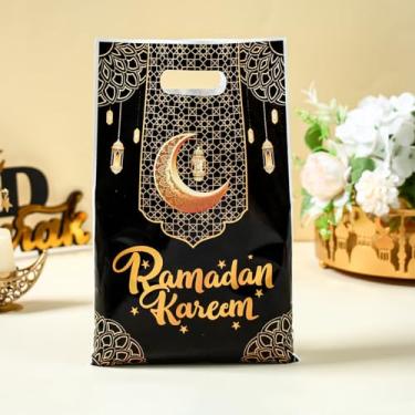 Imagem de 50 peças de sacos de presente Ramadan Kareem, estampa de lanterna de lua dourada, tema do Ramadã, sacos de guloseimas de plástico preto com alça, bolsa de lanche para lembrancinha de festa islâmica