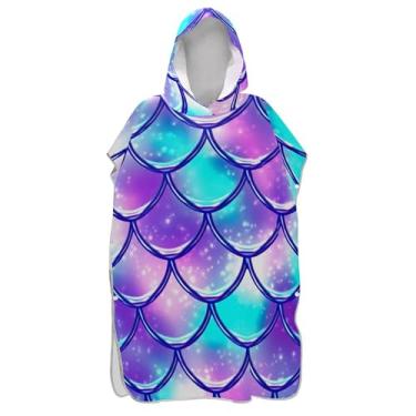 Imagem de TSENQUE Poncho de surf reutilizável para adultos trocador de roupa de praia com capuz toalha de banho vibrante escamas de sereia ponchos de praia roxos para homens
