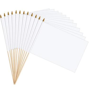 Imagem de Remagr Pacote com 12 bandeiras brancas de 30 x 45 cm, pequenas bandeiras portáteis de cor sólida com vara de madeira de 61 cm e ponta de lança para decoração de jardim, quintal, playground, faça você