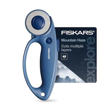 Imagem de Fiskars Cortador rotativo de laço, explore a coleção Mountain Haze, lâmina de aço de precisão para tecido, feltro e vinil, 45 mm