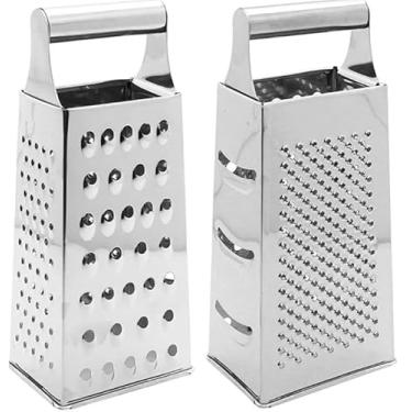 Imagem de Ralador em Inox, 4 Faces, Lâminas de Aço Inoxidável Afiadas, Ergonomicamente Projetado Com Uma Alça super resistente que dá muita firmeza durante o uso, Ideal Para Queijos, Frutas, Legumes e Vegetais