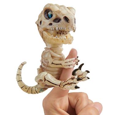 Imagem de WowWee Untamed Skeleton Raptor da Fingerlings – Gloom (areia) – Dinossauro colecionável interativo