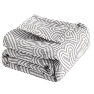 Imagem de NTBAY 3 camadas de musselina de algodão 88 x 92 cobertor para cama queen, colcha de fio térmico super macio respirável para adultos, cobertor leve perfeito para sofá, cama todas as estações, coração