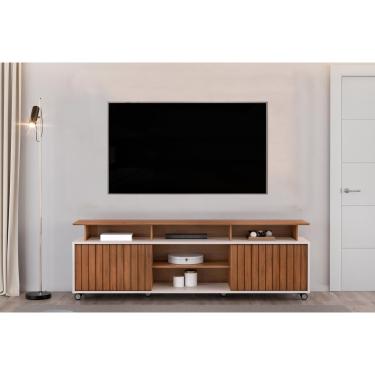 Imagem de Rack Bancada p/ TV até 70 Polegadas Olimpic Ripado c/ Nichos e Rodizios 180x60cm Freijó/Off White - DJ Móveis