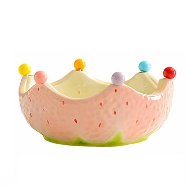 Imagem de Fruteira Fruteira de cerâmica com garfos embutidos, espetos coloridos em formato de morango com contas, uvas e frutas vermelhas. Decoração de mesa