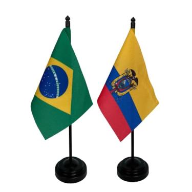 Imagem de Kit Bandeira de Mesa Brasil e Equador, 26cm Altura, 18x11cm Bandeiras, Multicolorido, Oxford, Base Plástica, para Escritório, Eventos, Decoração