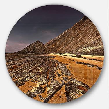 Imagem de Designart Brown Rocky Coast Arte de metal paisagem urbana de Portugal - Disco de 11, 28 cm A x 28 cm L x 25 cm P 1P