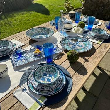 Imagem de Certified International Os pratos de jantar de melamina Talavera de 28 cm apresentam padrões vibrantes de azul, verde e floral. São duráveis, leves e perfeitos para refeições internas e externas,