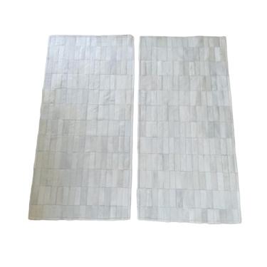 Imagem de Tapete De Couro Natural Par Beira Cama (Passadeira) 1,00 x 0,50 M (Branco Tiras)