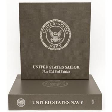 Imagem de Conjunto de fichário e caixa militar dos EUA - Série de livros I Love Me (Marinha dos EUA) - Divisores personalizados e protetores de documentos incluídos