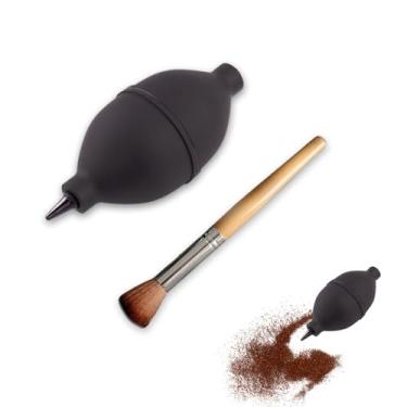 Imagem de YAFIYGI Conjunto de 2 ferramentas de escova de moedor de café expresso limpador de ar manual para câmera poeira nogueira cabo de madeira barista acessórios de limpeza de filtro portátil ferramentas de