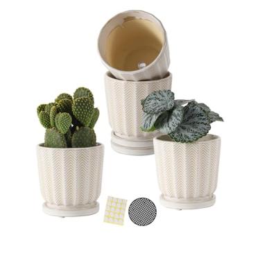 Imagem de TAMAYKIM Vasos de cerâmica de 11 cm com orifícios de drenagem, design de relevo, formato serrilhado, plantador de flores com pires para plantas de interior, suculentas, cactos e ervas, branco,