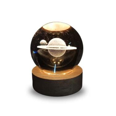Imagem de Luminária De Mesa Luz Led 3D Abajur Cristal Base Em Madeira Globo De V