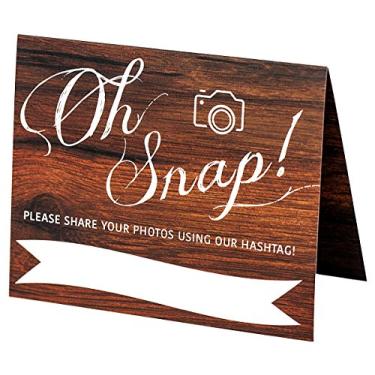 Imagem de 2 placas de hashtag de casamento gansos da cidade | Conjunto de 5 placas de instagrama de aparência rústica de madeira | Oh Snap | 4 x 5 duplas laterais dobradas em papelão pesado com textura de linho