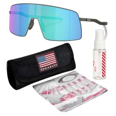 Imagem de OAKLEY SUTRO TI OO6013 Lentes de óculos de sol com kit oficial de óculos, Armação de chumbo acetinado | Lente de safira Prizm, 36 mm