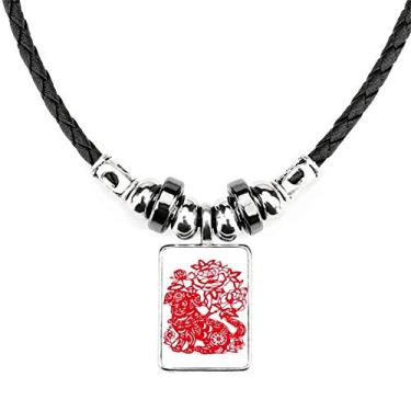 Imagem de Colar de cachorro de corte de papel com pingente de corda de couro de torque