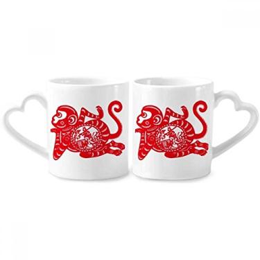 Imagem de Papercut China Conjunto de canecas de porcelana de macaco do zodíaco chinês arte casal conjunto de canecas de cerâmica para amantes de coração