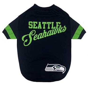 Imagem de Camiseta NFL Seattle Seahawks para cães e gatos, média. Camisa de cachorro de futebol para fãs da equipe NFL. Design listrado moderno novo e atualizado, durável e bonito esporte camiseta de pet