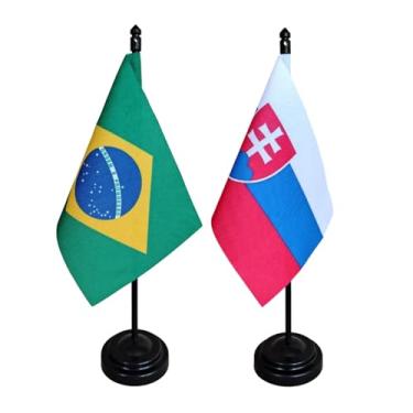 Imagem de Kit Bandeiras de Mesa Brasil e Eslováquia, 26cm Altura, 18x11cm, Tecido Oxford, Base Plástica, Decoração para Escritório e Eventos
