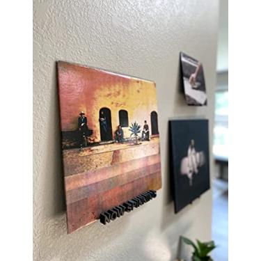 Imagem de Suporte de parede com disco de vinil Now Spinning | Pendure álbuns sem danificar a parede | Perfeito para escritório, casa, dormitórios e apartamentos (agora giratório + 2 suportes, branco)