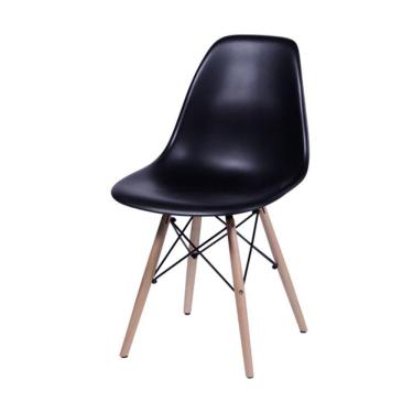 Imagem de Cadeira Jantar Eames Eiffel Pés De Madeira Com Assento Preto
