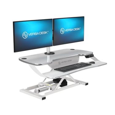 Imagem de VERSADESK® PowerPro Elite 91.4 cm x 61.0 cm – Conversor de mesa elétrico controlado por aplicativo com porta de carregamento USB. Levante até 50 cm. Totalmente montado – Inclui luzes LED. Suporta 36