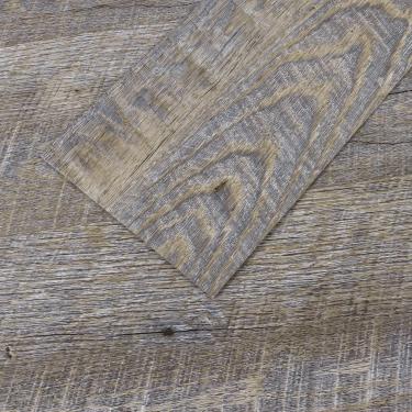 Imagem de VEELIKE Pavimento rústico de vinil de madeira de celeiro para piso de azulejo de vinil à prova d'água com aparência de madeira 16 tábuas 24 pés quadrados Piso laminado adesivo para banheiro, quarto,