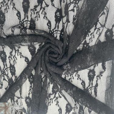 Imagem de Stylish FABRIC Padrão floral de renda de nylon elastano de 152 cm, tecido macio e respirável da The Yard-88GSM, leve, elástico em 4 direções - ideal para roupas, lingerie e vestidos de noiva, preto 2