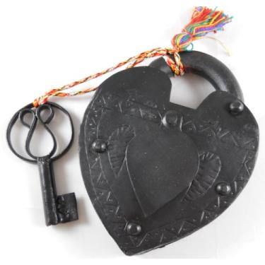 Imagem de Upper Deck Cadeado de Coração Grande com Chave de Reprodução Antiga - Preto