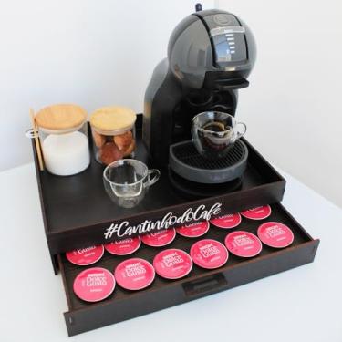 Imagem de Mondo Box Porta Cápsulas para Café Dolce& Gusto com Gaveta Bandeja Organizadora em MDF Ideal para Cantinho do Café Prático e Elegante Cor Marrom Tabaco Apoio Cafeteira Xícaras
