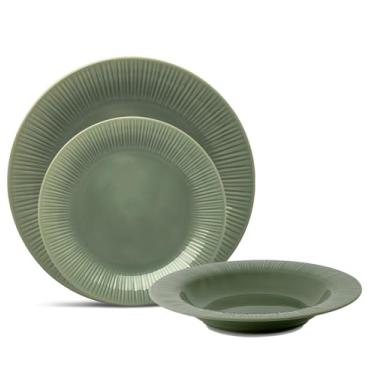 Imagem de Jogo de jantar em porcelana da marca japonesa Noritake. Composto por 18 peças, sendo 6 pratos rasos, 6 pratos fundos e 6 pratos de sobremesa