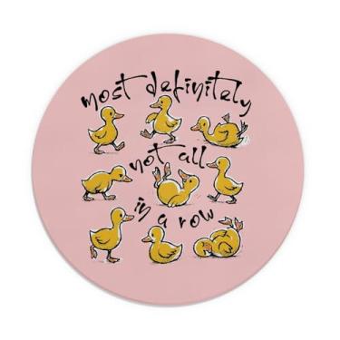 Imagem de TFKFJLF Tapete de rato kawaii redondo rosa engraçado para mesa, pequeno tapete de rato fofo, presentes de pato para amantes de patos, acessórios de mesa, presentes de escritório para colegas de