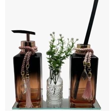 Imagem de Kit Lavabo Square Aragonita com Difusor e Sabonete Líquido 250ml – 02 Frascos de Vidro Marrom Degradê, Bandeja Espelhada e Enfeites de Luxo(ROSE)