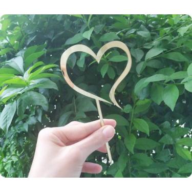 Imagem de Topo de Bolo Espeto Coração em Acrílico Dourado - 10x17,5x0,2mm - no-b