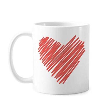 Imagem de Caneca de cerâmica para o dia dos namorados com desenho de grafite de coração e porcelana