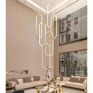 Imagem de Lustre moderno de LED para escada, luminária pendente grande em alumínio com formato geométrico, ideal para mesa de jantar, com intensidade regulável e altura ajustável. Perfeito para salas