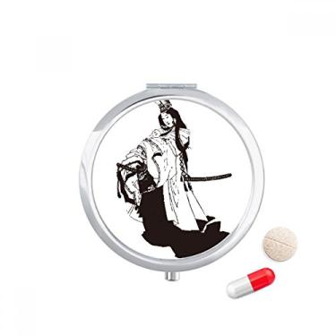 Imagem de Caixa de comprimidos japonesa preta com ilustração de quimono para armazenamento de remédios