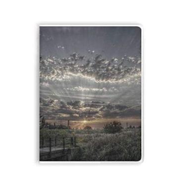 Imagem de Diário de capa macia para caderno de nuvens brancas escuras, céu cinza
