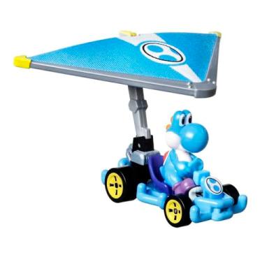 Imagem de Hot Wheels Mario Kart 1:64 Scale Die-cast Light-Blue Yoshi in Pipe Frame Kart with Super Glider