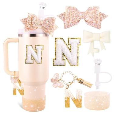 Imagem de Lingdeer Conjunto de acessórios de copo branco para Stanley 850 g e copo de 1,134 g com alça, pingentes de letras, capas de canudo de arco e diamante, bota de silicone com glitter, adesivo