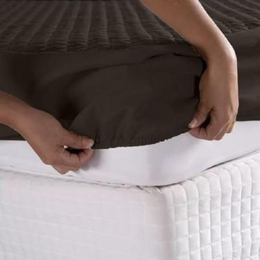 Imagem de Capa Protetora/Protetor de Colchão Impermeável - Antialérgica e Antibacteriana - Vários Tamanhos - Matelassê Impermeável Quadriculado (Marrom, King)