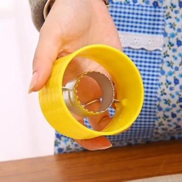 Imagem de Debulhador de Milho Manual - Removedor de Grãos em Aço Inoxidável e Plástico (AMARELO)