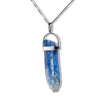 Imagem de Colar Canudo Cianita Azul Grande Natural Envolto Prata 950