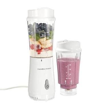 Imagem de Hamilton Beach Liquidificador portátil para batidos e vitaminas, copo e tampa de viagem sem BPA, lâminas de aço inoxidável duráveis, liquidificador de smoothie pessoal, 2 frascos - branco (51102V)
