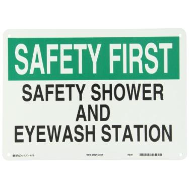 Imagem de Brady 41219 35,56 cm largura x 25,4 cm altura B-555 alumínio, verde e preto sobre placa de primeiros socorros, cabeçalho "Safety First", legenda "Safety Shower And Eyewash Station"