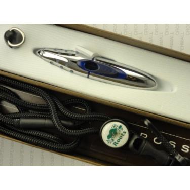 Imagem de Caneta esferográfica Cross Made in the USA Blue Metal Ion Gel Ink com clipe para chave e cordão. Raízes gravadas na lateral