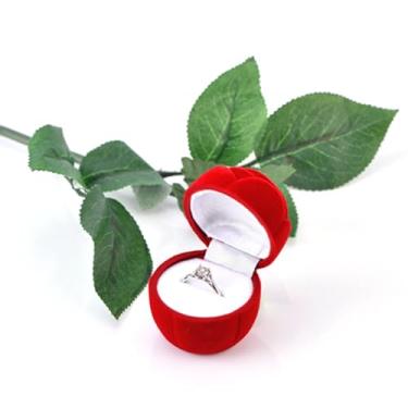 Imagem de Elegante Red Rose Sham Ring Box Solter para Proposta de Engajamento,