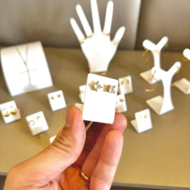 Imagem de Kit Expositor de Joias e Bijuterias, 15 Peças, Display para Anéis,Brincos e Colares (Branco)