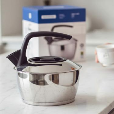 Imagem de Chaleira Aço Inox 1,5L Fundo Triplo Alta Qualidade Cabo Preto Nylon  61485160 Fogão Gás Elétrico Vitrocerâmico Indução