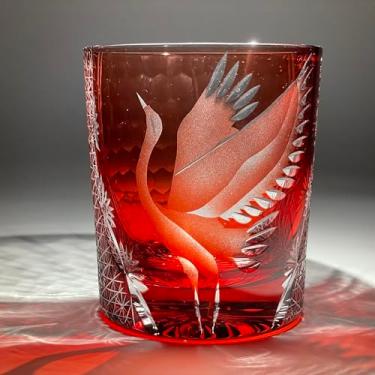 Imagem de suigetsu Copo de uísque de cristal Edo Kiriko, design de águia cortada à mão, vidro matizado azul, estilo japonês tradicional, copo de coquetel de luxo (guindaste vermelho)
